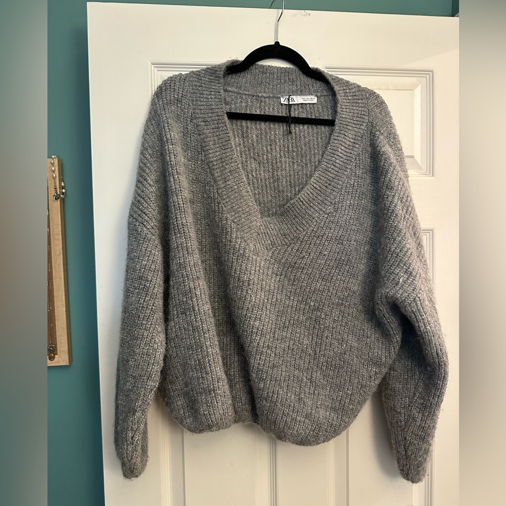 Zara grey sweater women’s large